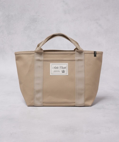 WALK IN CLOSET(ウォークインクローゼット)の「【 SABLE CLUTCH】BIG TAG CANVAS TOTE (M) - 富士金梅(帆布/キャンバストートバッグ)(ショルダーバッグ・メンズ・ベージュ系その他3/ベージュ系その他/ベージュ系その他2/ベージュ系その他4・ONE SIZE)」の2枚目の写真