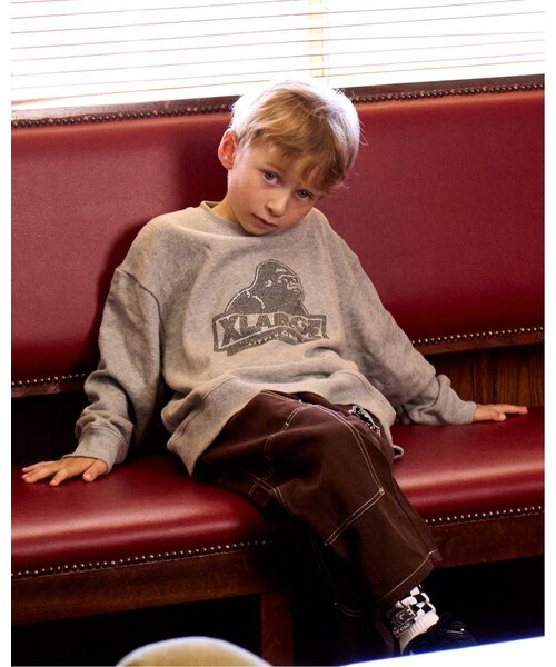 XLARGE KIDS(エクストララージキッズ)の「ラインストーンOGトレーナー(スウェット・キッズ・トップグレー/ブラック/ブラウン・90cm/140cm/130cm/100cm/120cm/110cm)」の3枚目の写真