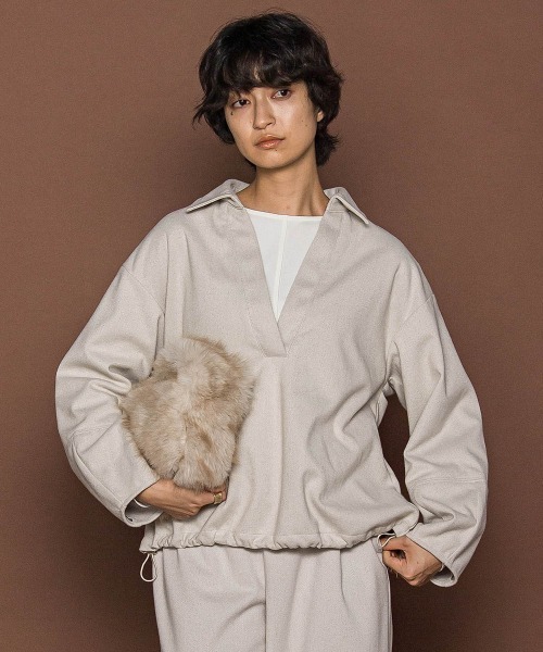 MAYSON GREY（メイソングレイ）の「【楽・美・軽】スキッパーブラウス≪手洗い可能≫（シャツ/ブラウス・レディース・オフホワイト/ブラウン/グレー系その他・M）」の2枚目の写真