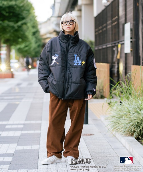 MLB(メジャーリーグベースボール)の「【PEANUTS×MLB】オリジナルデザイン スタンドナイロンパファージャケット 中綿ジャケット ヤンキース ドジャース ホワイトソックス(ブルゾン・メンズ・ブラック系その他2/ブラック系その他/グレー系その他3・X-LARGE/MEDIUM/LARGE)」の14枚目の写真