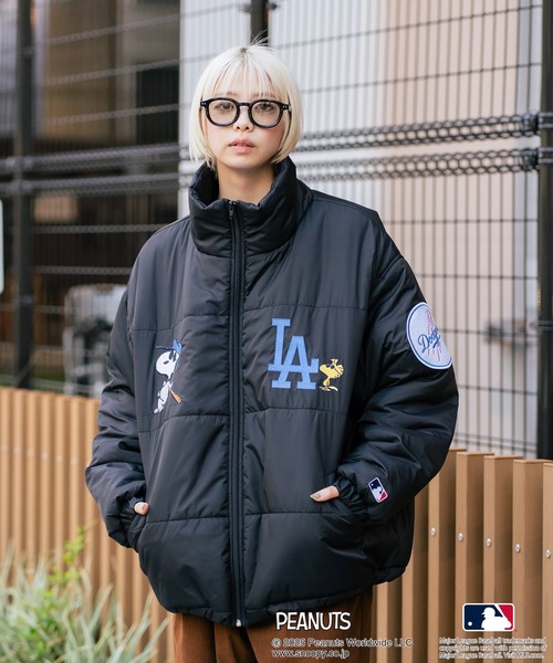 MLB(メジャーリーグベースボール)の「【PEANUTS×MLB】オリジナルデザイン スタンドナイロンパファージャケット 中綿ジャケット ヤンキース ドジャース ホワイトソックス(ブルゾン・メンズ・ブラック系その他2/ブラック系その他/グレー系その他3・X-LARGE/MEDIUM/LARGE)」の19枚目の写真
