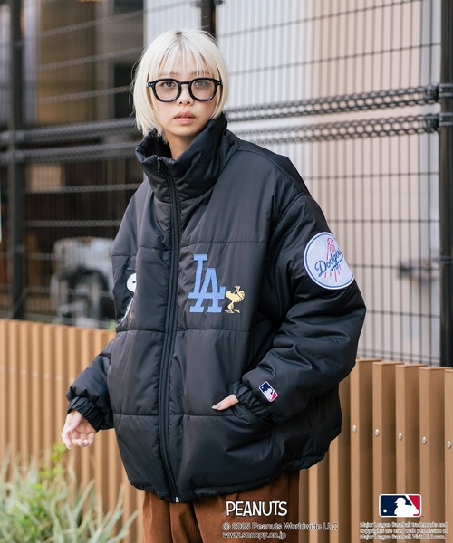 MLB(メジャーリーグベースボール)の「【PEANUTS×MLB】オリジナルデザイン スタンドナイロンパファージャケット 中綿ジャケット ヤンキース ドジャース ホワイトソックス(ブルゾン・メンズ・ブラック系その他2/ブラック系その他/グレー系その他3・X-LARGE/MEDIUM/LARGE)」の22枚目の写真