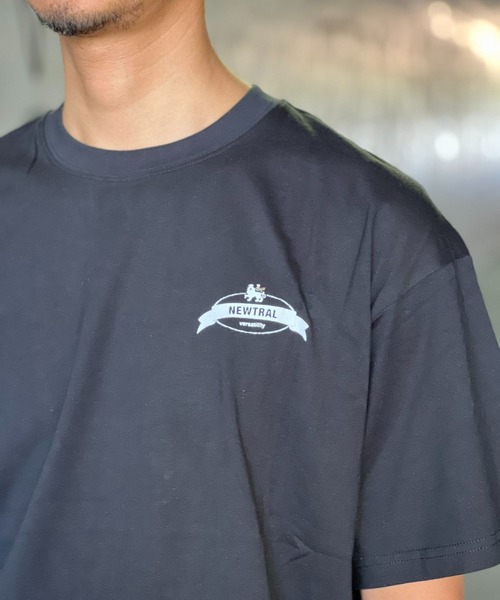 NEWTRAL(ニュートラル)の「【NEWTRAL】Lion_Circle_Logo Tee(Tシャツ/カットソー・メンズ・ブラック/ホワイト・MEDIUM/LARGE/X-LARGE)」の7枚目の写真