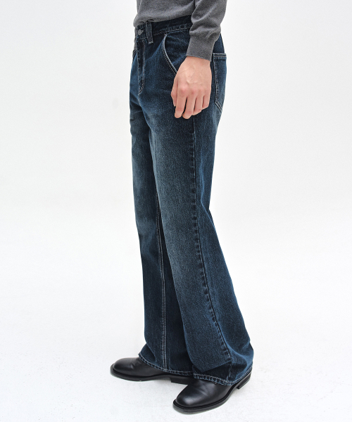 DECET(デケト)の「Dawn Semi Flared Jeans DCPT044DBlue(デニムパンツ・レディース・その他・26/28/30/32/34)」の2枚目の写真