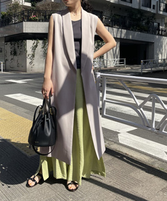 【美品】NOBLE ベストジレ　ピークドカラーロングジレ　ベージュ Noble（ノーブル）の「ピークドカラーロングジレ◇（ポンチョ）」 - WEAR