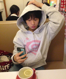 AMOU（アモウ）の「Molly Hoodie Zip-Up WHITE MELANGE（パーカー）」