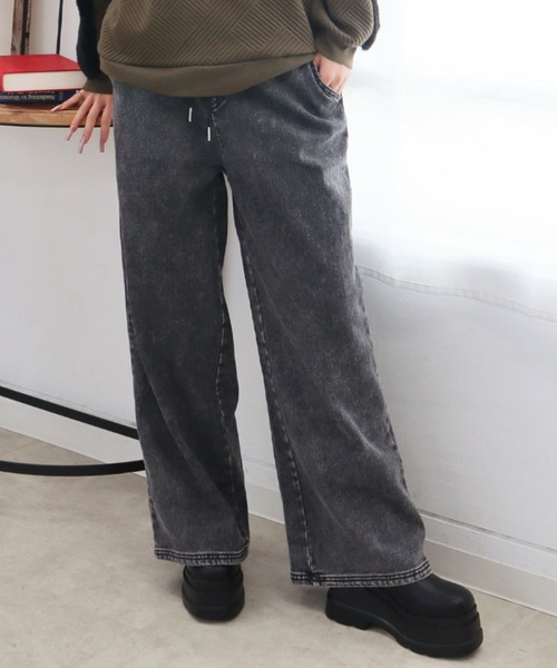 CECIL McBEE(セシルマクビー)の「裏起毛デニムワイドイージーパンツ(デニムパンツ・レディース・ブラック/ライトブルー・MEDIUM/LARGE)」の1枚目の写真