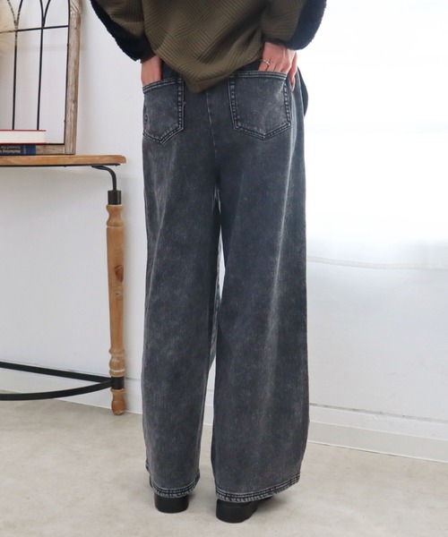 CECIL McBEE(セシルマクビー)の「裏起毛デニムワイドイージーパンツ(デニムパンツ・レディース・ブラック/ライトブルー・MEDIUM/LARGE)」の12枚目の写真
