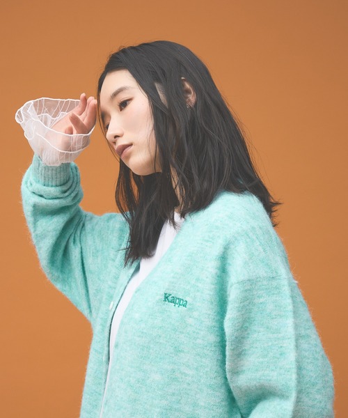 Kappa(カッパ)の「≪Kappa×and ST ウェルネスクラブ≫ロゴ刺繍Vネックカーディガン (ユニセックス)(カーディガン/ボレロ・レディース・ミント/ブラック/グレー/ブルー・LARGE/SMALL/MEDIUM)」の3枚目の写真