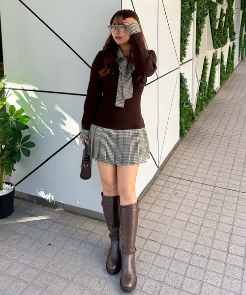 continuer de NICE CLAUP（コンティニューデナイスクラップ）の「裾プリーツドッキングミニワンピ（ワンピース・レディース・ブラウン/トップグレー/ネイビー・FREE）」の16枚目の写真