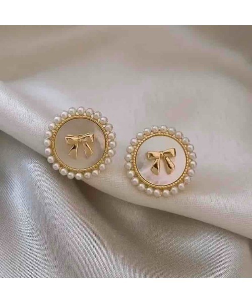 tone(トーン)の「【88eighty-eight】パールゴールドリボンミニピアス【import】(MA)(ピアス(両耳用)・レディース・ホワイト・FREE)」の1枚目の写真