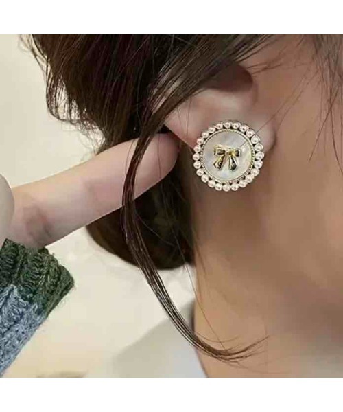 tone(トーン)の「【88eighty-eight】パールゴールドリボンミニピアス【import】(MA)(ピアス(両耳用)・レディース・ホワイト・FREE)」の3枚目の写真