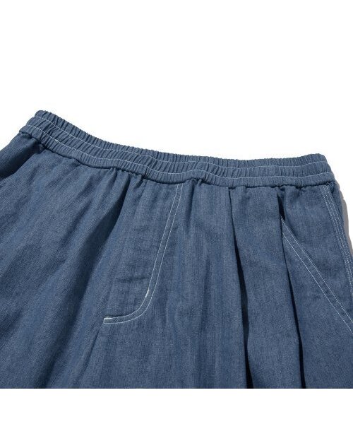 PENFIELD(ペンフィールド)の「TWO TUCK DENIM WIDE HALF PANTS BLUE_FP2WP50U(その他パンツ・レディース・ブルー・L/M/XL)」の4枚目の写真