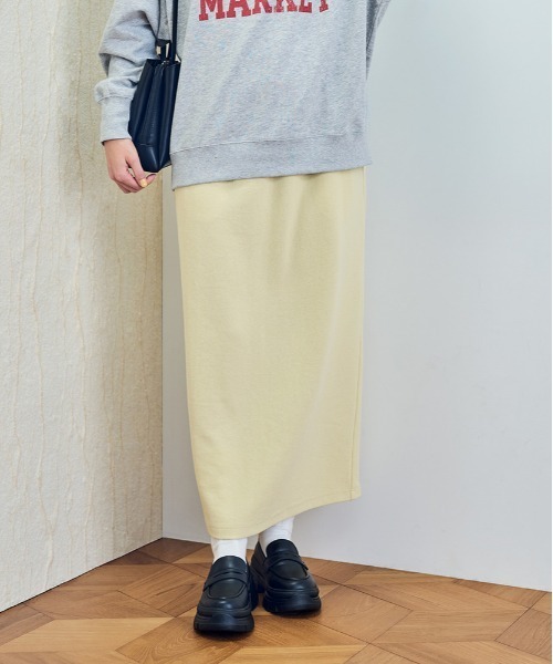 Right-on(ライトオン)の「【HONEYSUCKLE ROSE】サカリバタイトスカート (タイトシルエット / Iライン / シンプルエレガンス)(スカート・レディース・ダークグレー/ケリーグリーン/ライトイエロー/ライトブラウン・S/M/L)」の4枚目の写真