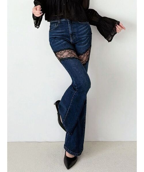 RESEXXY（リゼクシー）の「レースドッキングデニムパンツ（デニムパンツ・レディース・グレー/インディゴブルー・SMALL/MEDIUM）」の2枚目の写真