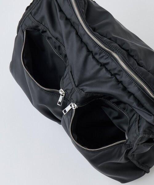 WHIMSIC（ウィムジック）の「【UNISEX】ダブルポケットスリングバッグ（ショルダーバッグ・レディース・オリーブ/ブラック・ONE SIZE）」の6枚目の写真