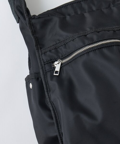 WHIMSIC（ウィムジック）の「【UNISEX】ダブルポケットスリングバッグ（ショルダーバッグ・レディース・オリーブ/ブラック・ONE SIZE）」の7枚目の写真