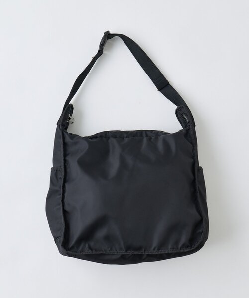 WHIMSIC（ウィムジック）の「【UNISEX】ダブルポケットスリングバッグ（ショルダーバッグ・レディース・オリーブ/ブラック・ONE SIZE）」の8枚目の写真