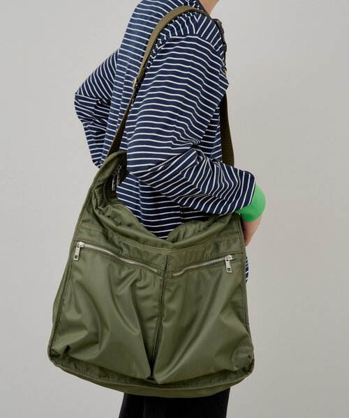 WHIMSIC（ウィムジック）の「【UNISEX】ダブルポケットスリングバッグ（ショルダーバッグ・レディース・オリーブ/ブラック・ONE SIZE）」の20枚目の写真