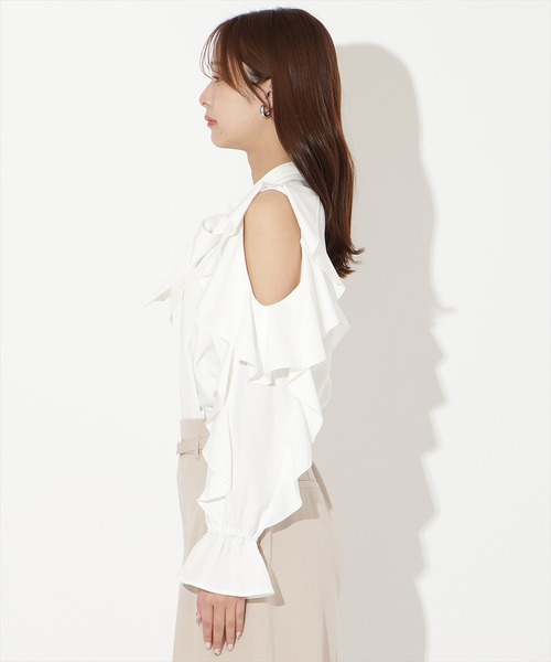 AND COUTURE(アンドクチュール)の「フリルボウタイブラウス(シャツ/ブラウス・レディース・オフホワイト/ネイビー/サックスブルー・FREE)」の12枚目の写真
