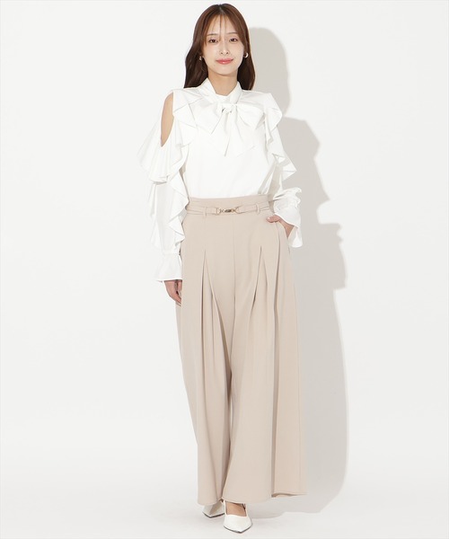 AND COUTURE(アンドクチュール)の「フリルボウタイブラウス(シャツ/ブラウス・レディース・オフホワイト/ネイビー/サックスブルー・FREE)」の17枚目の写真