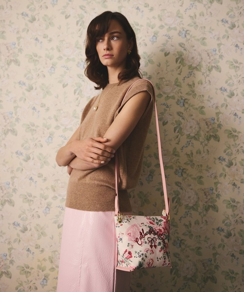 Cath Kidston(キャスキッドソン)の「クロスボディバッグ Hackney Rose(ショルダーバッグ・レディース・ピンク・FREE)」の3枚目の写真