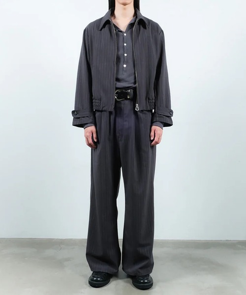 Jieda(ジエダ)の「STRIPE WIDE ONE TUCK PANTS(スラックス・メンズ・グレー/ネイビー・2/1)」の4枚目の写真