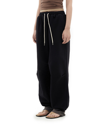 DEFGARMENTS（デフグラメンツ）の「LAYERED SWEAT PANTS [BLACK]（スウェットパンツ）」