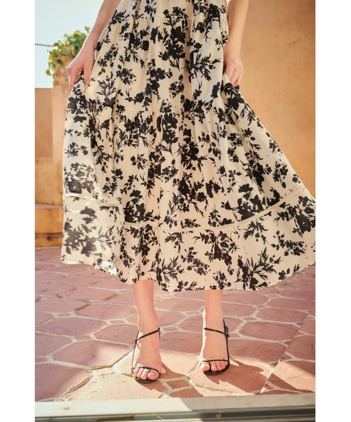 Estella.K(エステラケー)の「Sandra Floral-print long dress 2 ショルダーリボンプリントキャミドレス(ワンピース・レディース・ブラック系/ブルー系/ピンク系・FREE)」の21枚目の写真