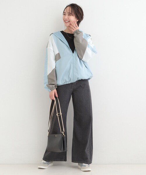 SHOO・LA・RUE（シューラルー）の「【S-LL】大人スポーティ　配色フードブルゾン（ブルゾン・レディース・ベージュ系その他7/ブルー系4/ブラック系4・04/03/02/01）」の14枚目の写真