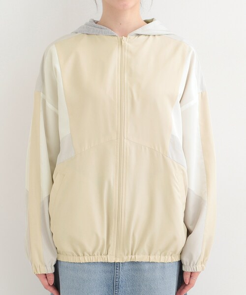 SHOO・LA・RUE（シューラルー）の「【S-LL】大人スポーティ　配色フードブルゾン（ブルゾン・レディース・ベージュ系その他7/ブルー系4/ブラック系4・04/03/02/01）」の16枚目の写真