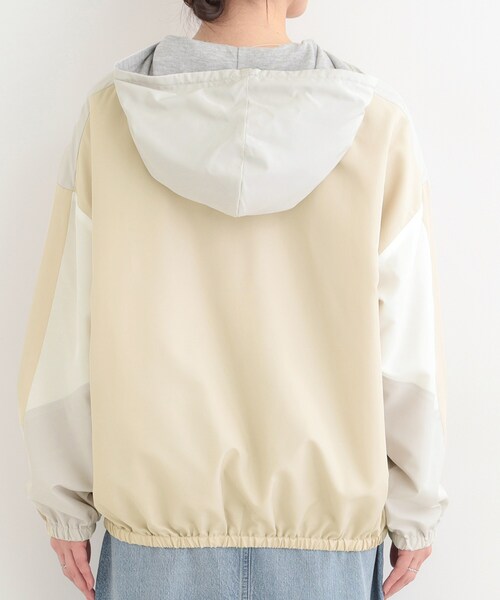 SHOO・LA・RUE（シューラルー）の「【S-LL】大人スポーティ　配色フードブルゾン（ブルゾン・レディース・ベージュ系その他7/ブルー系4/ブラック系4・04/03/02/01）」の18枚目の写真