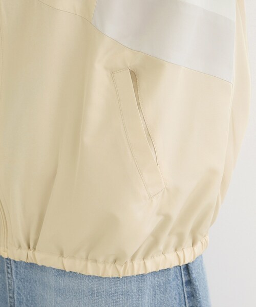 SHOO・LA・RUE（シューラルー）の「【S-LL】大人スポーティ　配色フードブルゾン（ブルゾン・レディース・ベージュ系その他7/ブルー系4/ブラック系4・04/03/02/01）」の22枚目の写真