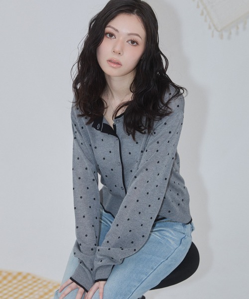 ENVYM(アンビー)の「ドット レイヤード ニットカーディガン(カーディガン/ボレロ・レディース・ブラック/グレー・FREE)」の7枚目の写真