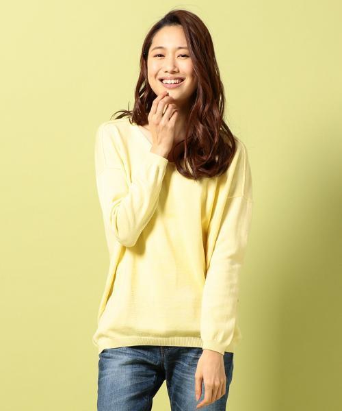 SHARE PARK（シェアパーク）の「コットンカシミヤ　Vネックニット（ニット/セーター・レディース・ホワイト系/イエロー系/レッド系/ブルー系/ネイビー系・1）」の5枚目の写真