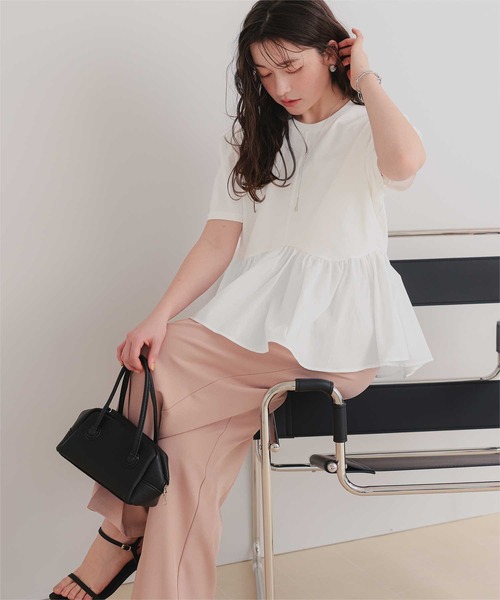 titivate（ティティベイト）の「【サステナブル】カットソードッキングペプラムトップス（Tシャツ/カットソー・レディース・チャコール/オフホワイト/ブラック・L/M/S）」の4枚目の写真