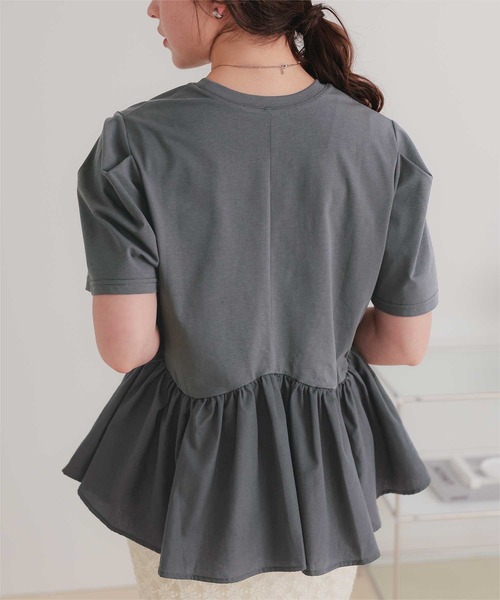 titivate（ティティベイト）の「【サステナブル】カットソードッキングペプラムトップス（Tシャツ/カットソー・レディース・チャコール/オフホワイト/ブラック・L/M/S）」の13枚目の写真
