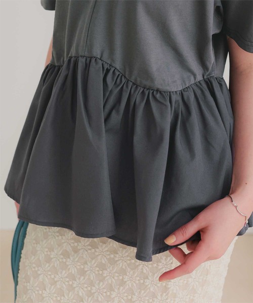 titivate（ティティベイト）の「【サステナブル】カットソードッキングペプラムトップス（Tシャツ/カットソー・レディース・チャコール/オフホワイト/ブラック・L/M/S）」の14枚目の写真