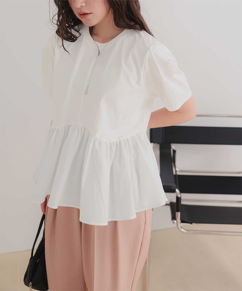 titivate（ティティベイト）の「【サステナブル】カットソードッキングペプラムトップス（Tシャツ/カットソー・レディース・チャコール/オフホワイト/ブラック・L/M/S）」の6枚目の写真