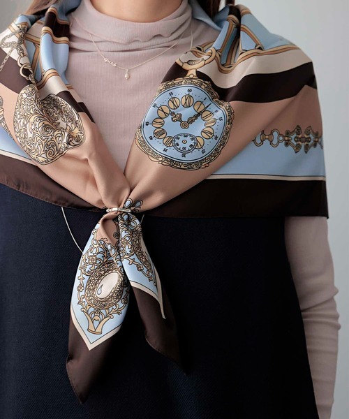 Jines（ジネス）の「クロック柄スカーフ（バンダナ/スカーフ・レディース・ベージュ/グリーン・FREE）」の5枚目の写真