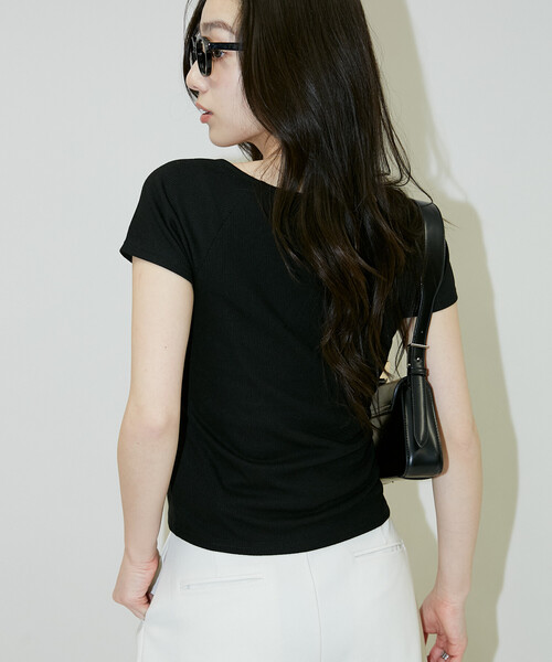 PUBLUX(パブリュクス)の「PUBLUX/パブリュクス レース ヘンリーネック カットソー 限定展開(Tシャツ/カットソー・レディース・ブラック/グレー/オフホワイト・フリ-)」の5枚目の写真