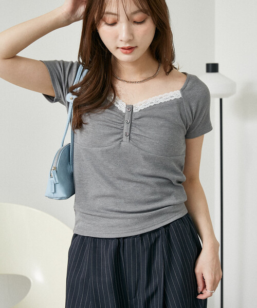PUBLUX(パブリュクス)の「PUBLUX/パブリュクス レース ヘンリーネック カットソー 限定展開(Tシャツ/カットソー・レディース・ブラック/グレー/オフホワイト・フリ-)」の21枚目の写真