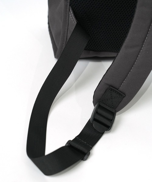 anello(アネロ)の「"02"≪anello GRANDE≫CABIN/キャビン 10ポケット/13L トート型 リュック(バックパック/リュック・レディース・ネイビー/ダークグレー/グレイッシュベージュ/ブラック・ONE SIZE)」の19枚目の写真