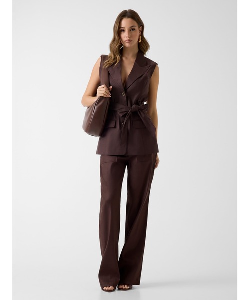 Guess(ゲス)の「CARLA Blazer ベスト スリーブレスジャケット(ベスト・レディース・ブラウン・X-SMALL/SMALL/MEDIUM)」の5枚目の写真