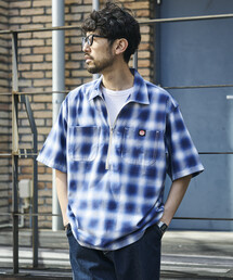 RED KAP（レッドキャップ）の「RED KAP レッドキャップ 別注 リラックスフィット ハーフジップ ワンポイントロゴ 半袖ワークシャツ チェック ストライプ（シャツ/ブラウス）」