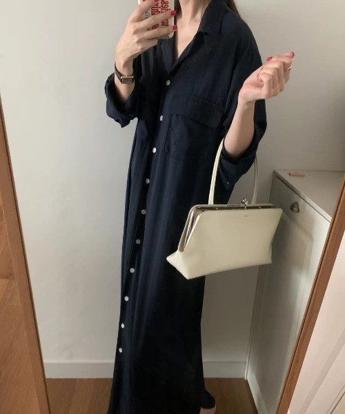 AMAJI(アマジ)の「韓国風 ゆったりシルエット シンプルシャツワンピース ダブルポケット シングルボタン 長袖リラックスワンピース(シャツワンピース・レディース・グリーン/イエロー/ネイビー・FREE)」の15枚目の写真