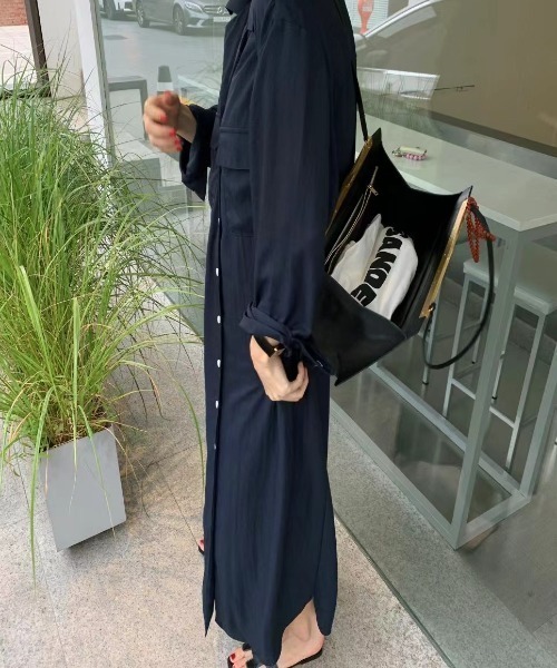 AMAJI(アマジ)の「韓国風 ゆったりシルエット シンプルシャツワンピース ダブルポケット シングルボタン 長袖リラックスワンピース(シャツワンピース・レディース・グリーン/イエロー/ネイビー・FREE)」の14枚目の写真