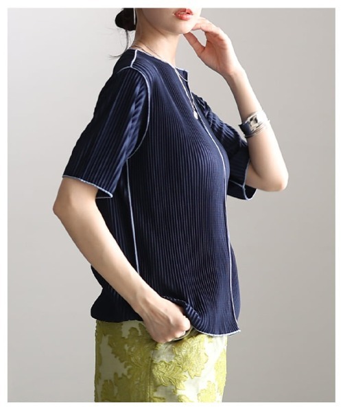 Sawa a la mode(サワアラモード)の「配色メロープリーツ半袖トップス(Tシャツ/カットソー・レディース・チャコールグレー/アイボリー/ネイビー・FREE)」の17枚目の写真
