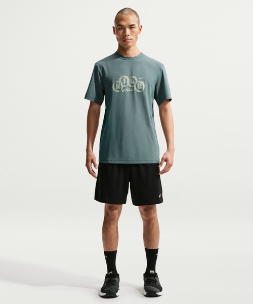NIKE(ナイキ)の「【別注】ナイキ NIKE ナイキ DF HYVERSE GFX S/S トップ 限定コラボ(Tシャツ/カットソー・メンズ・グリーン/ブラック・S/M/L/LL/3L)」の4枚目の写真