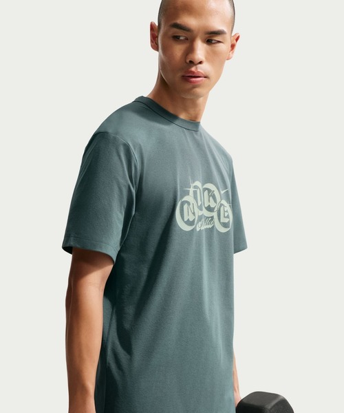 NIKE(ナイキ)の「【別注】ナイキ NIKE ナイキ DF HYVERSE GFX S/S トップ 限定コラボ(Tシャツ/カットソー・メンズ・グリーン/ブラック・S/M/L/LL/3L)」の3枚目の写真